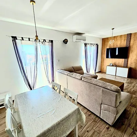 Nina Apartment